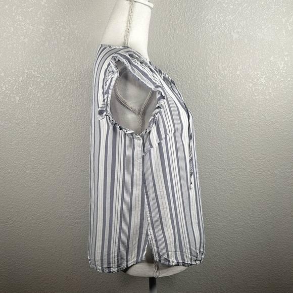 Gilligan & O'Malley Gray & White Striped V-Neck Boho Short Sleeve Top Size Small - Picture 3 of 6
